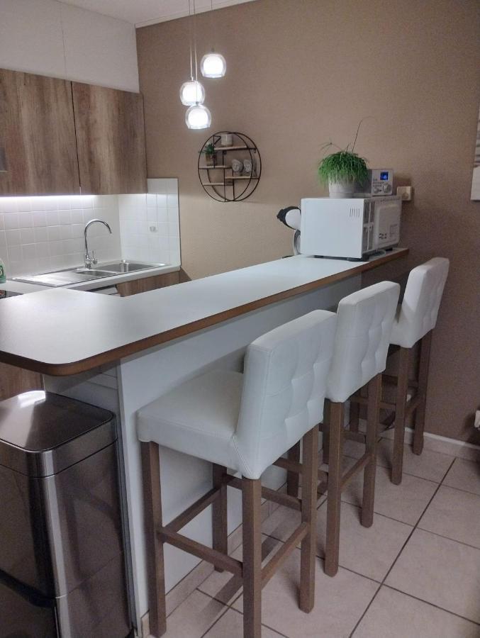 Met Zeezicht, Zwembad & Garage Apartamento *